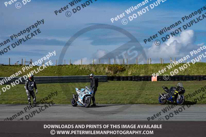 anglesey no limits trackday;anglesey photographs;anglesey trackday photographs;enduro digital images;event digital images;eventdigitalimages;no limits trackdays;peter wileman photography;racing digital images;trac mon;trackday digital images;trackday photos;ty croes